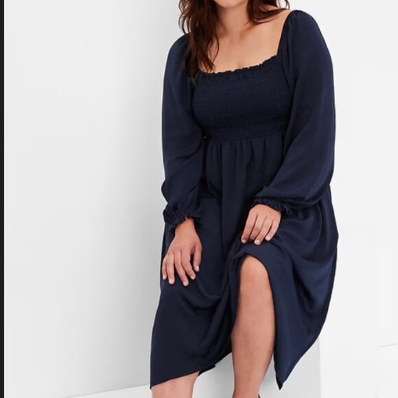 Gap Smocked Midi Dress Navy Size M NWT - Picture 3 of 8